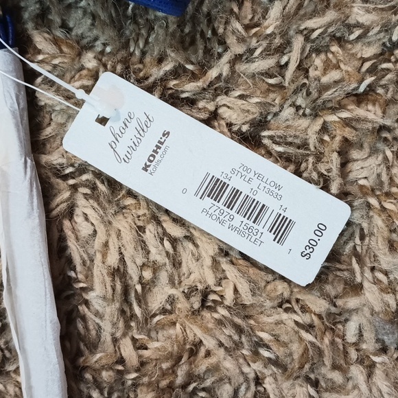 NWT APT.9 Yellow Phone Wristlet. - Picture 6 of 6